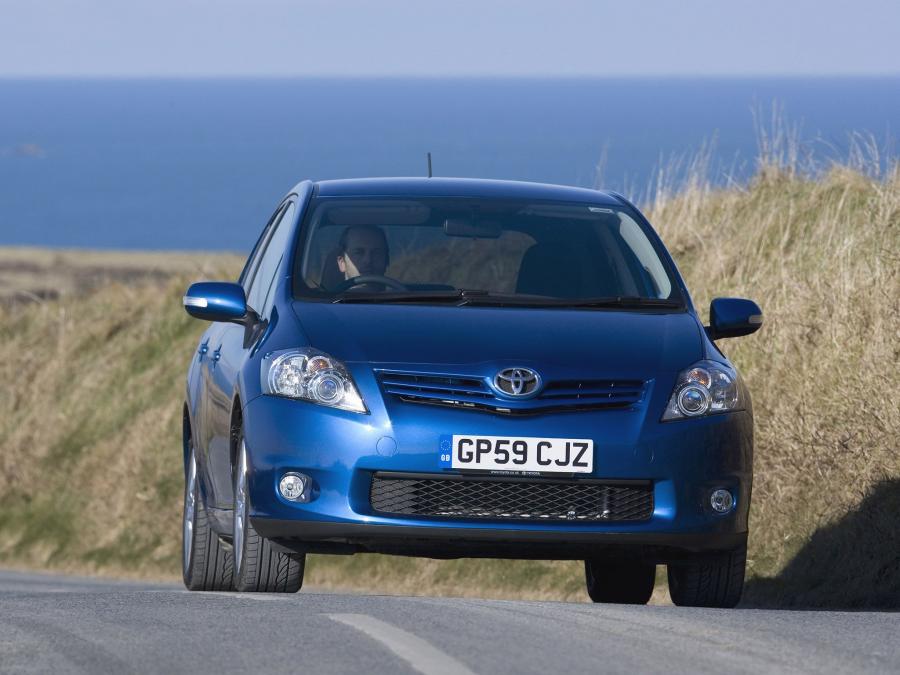  Toyota Auris 5-Door 2010 года  (UK) (фото 27 из 59)